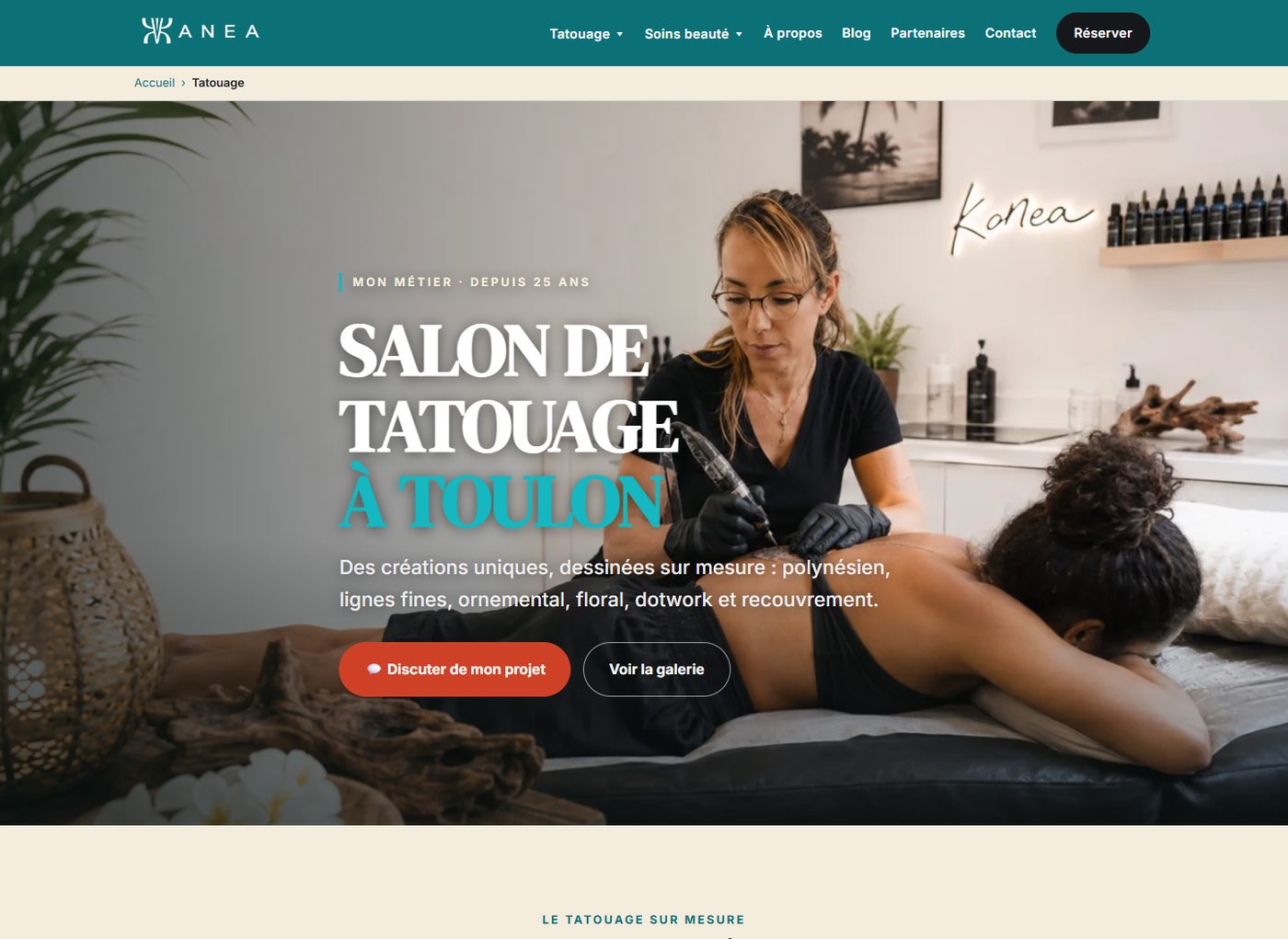 La page salon de tatouage à Toulon : photo du salon, spécialités, galerie et prise de rendez-vous